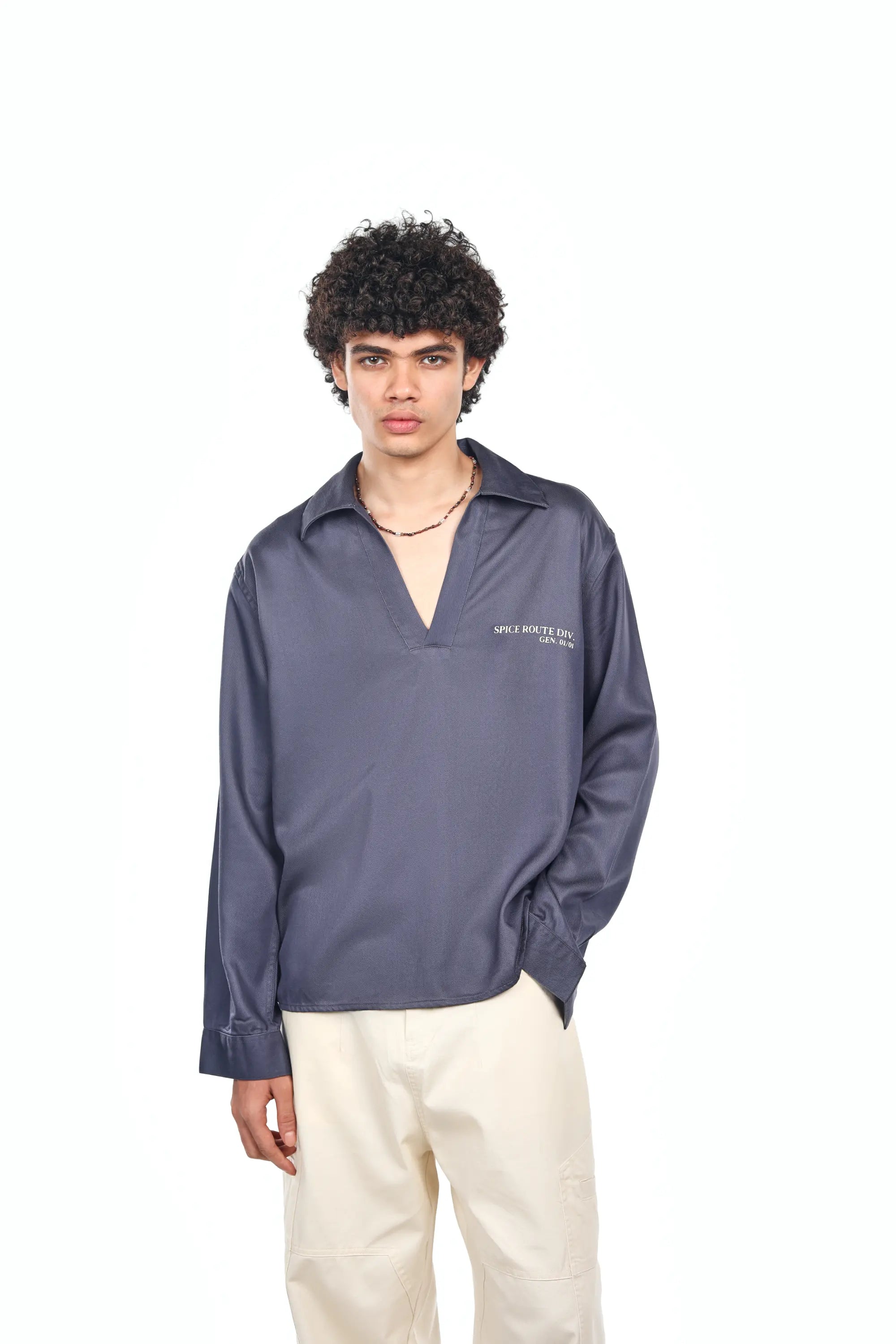 MANIVERSE Relaxed V-Neck Shirt